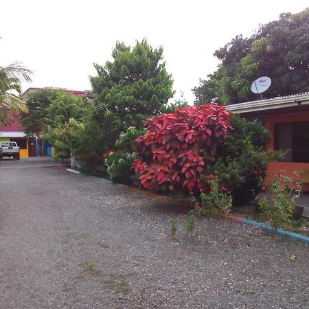 Cabinas Surf Side Cahuita Exterior photo