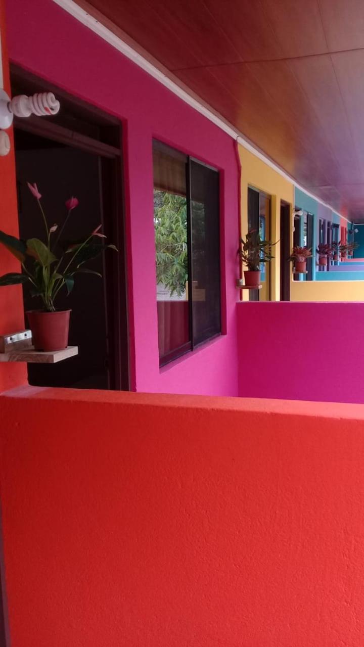 Cabinas Surf Side Cahuita Exterior photo